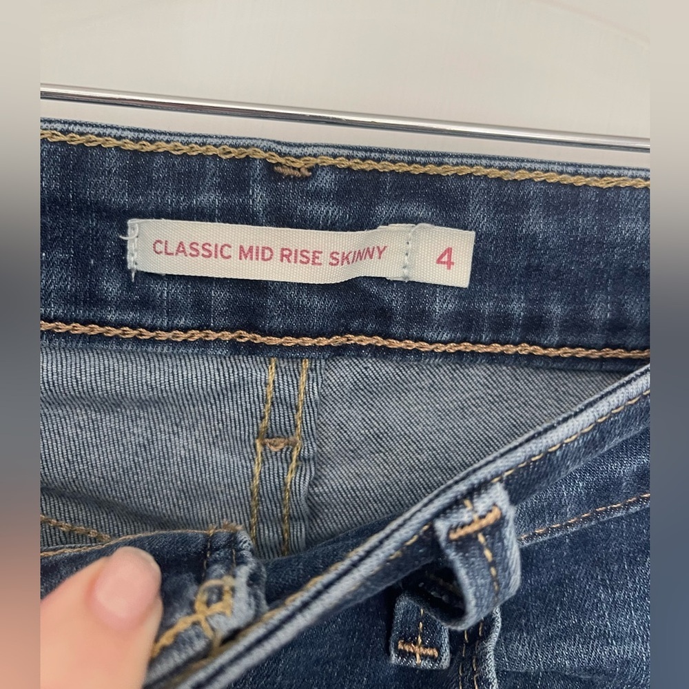 Levi’s Classic Mid Rise Skinny Jeans Women’s Size 4 Medium Wash Stretch - Picture 3 of 7